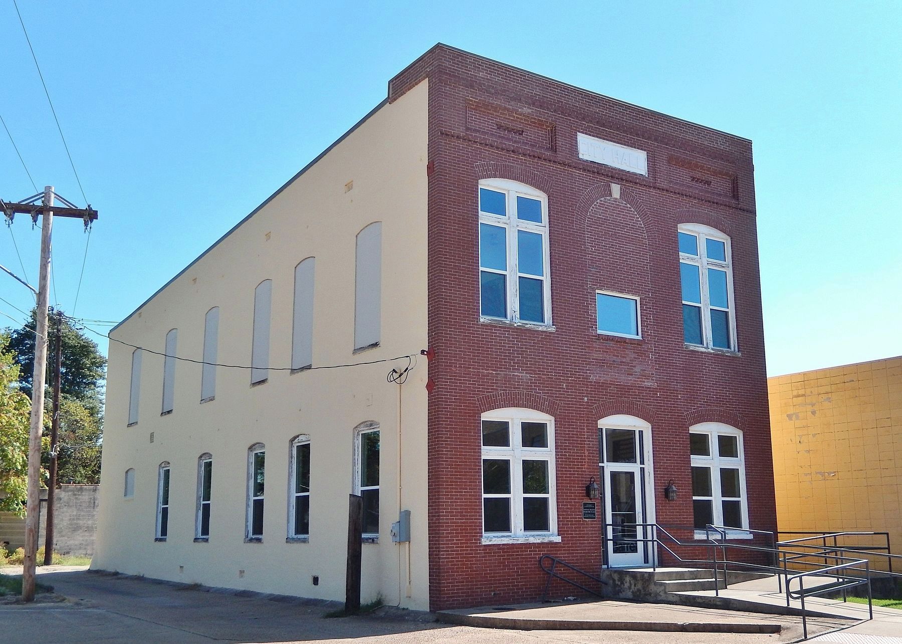 Kennett City Hall and Masonic Lodge (<i>northwest elevation</i>). Click for full size. Kennett City Hall and Masonic Lodge (<i>northwest elevation</i>) image. Click for full size.