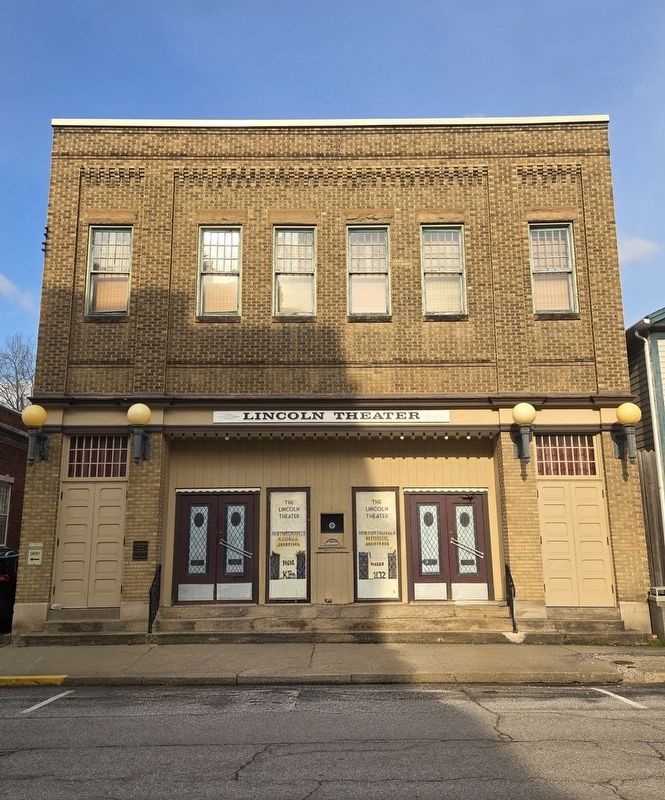 Lincoln Theater and Marker image. Click for full size.