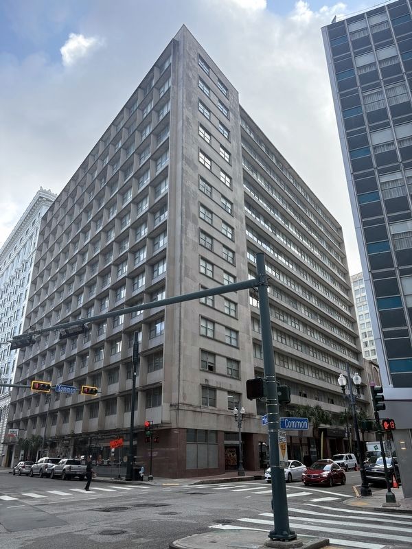 Shell Building image. Click for full size.