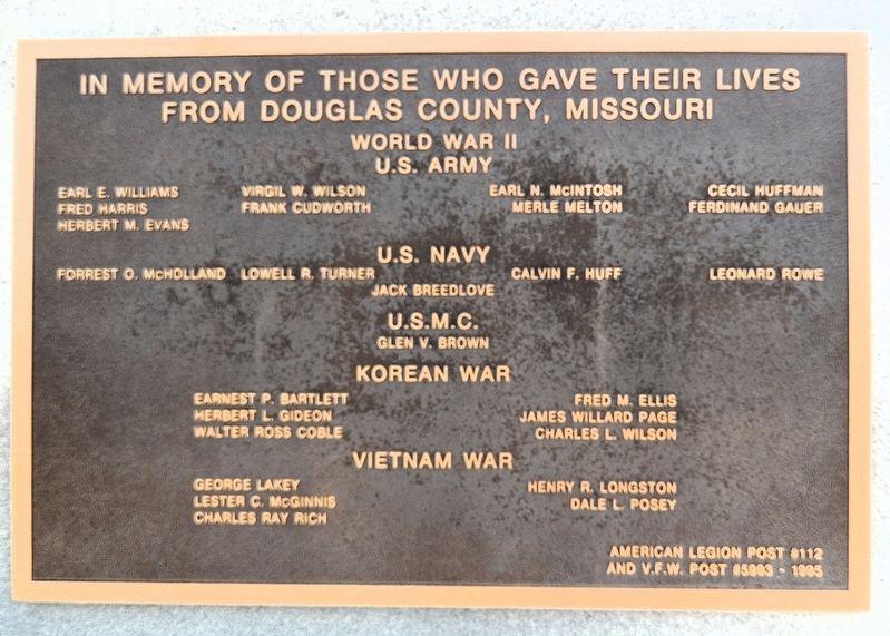 Douglas County Veterans Memorial (<i>right panel</i>) image. Click for full size.
