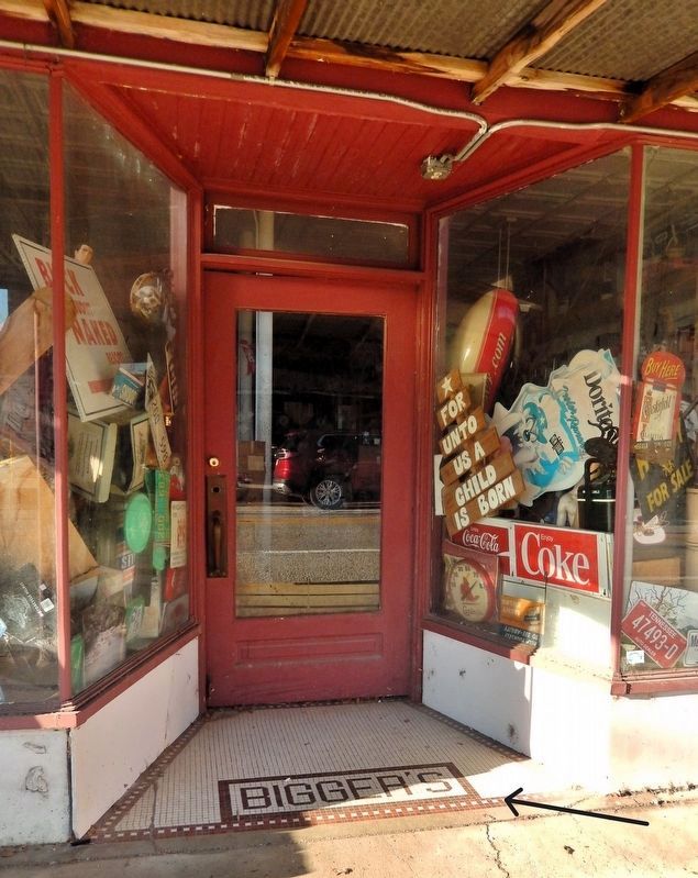 Biggers Mercantile Entrance image. Click for full size.