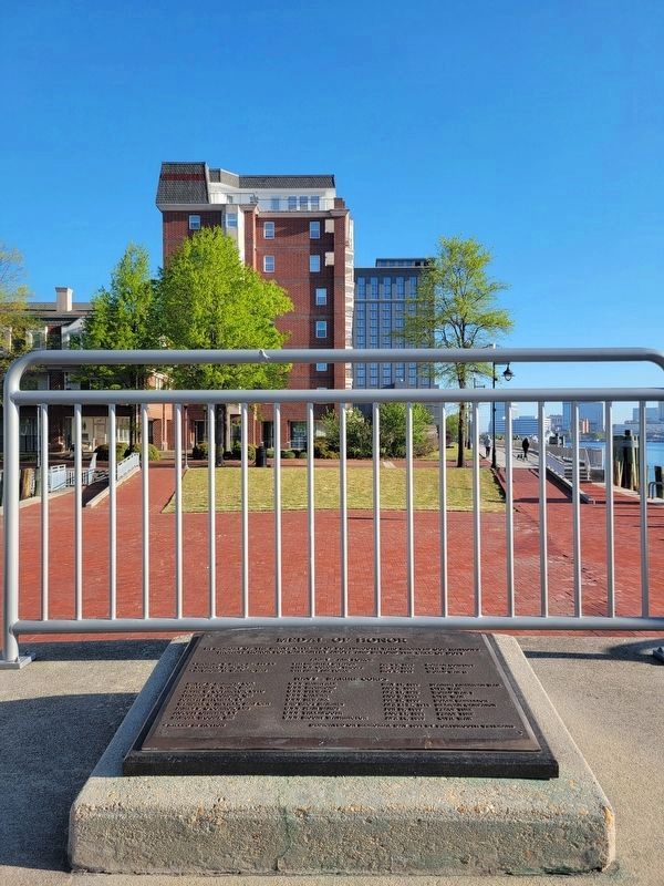 Portsmouth Medal of Honor Memorial image. Click for full size.