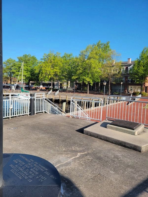 Portsmouth Medal of Honor Memorial image. Click for full size.