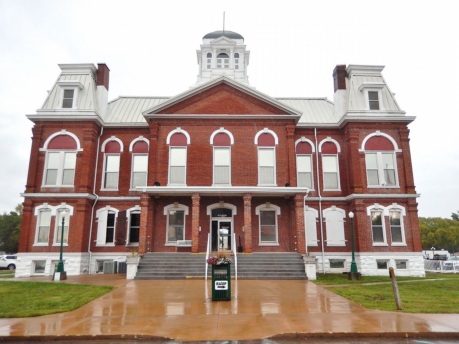 Morgan County Courthouse (<i>north/front elevation</i>) image. Click for full size.