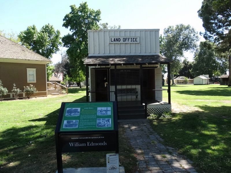 Land Office and Marker image. Click for full size.