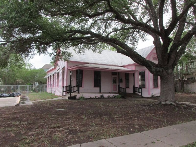 William E. Madderra Home and marker image. Click for full size.