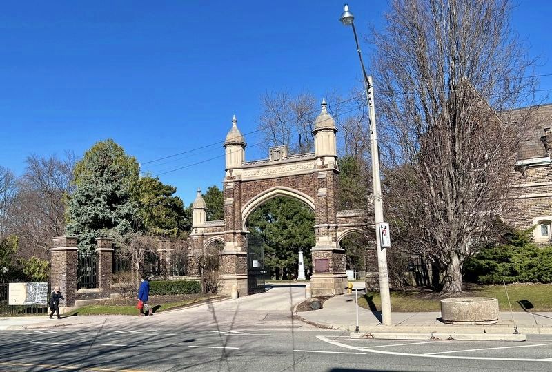 Mount Pleasant Cemetery/Cimeti�re Mount Pleasant Marker image. Click for full size.