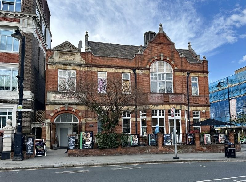 Clapham Library Marker - wider view. Click for full size. Clapham Library Marker - wider view image. Click for full size.