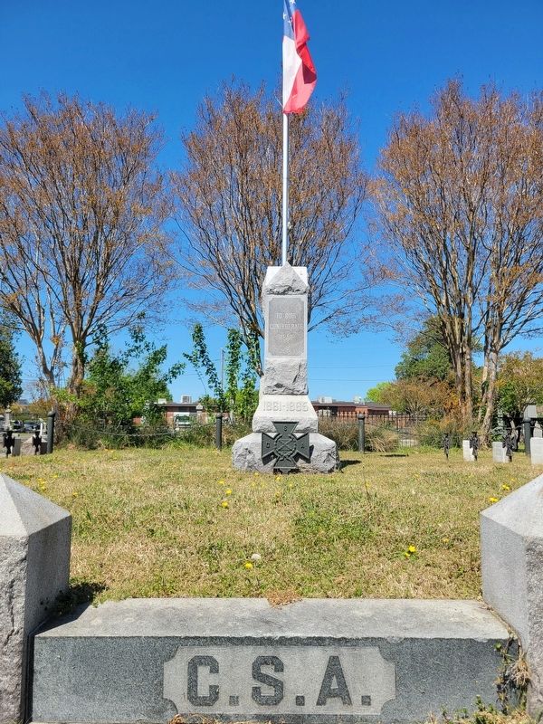 Portsmouth Confederate Memorial. Click for full size. Portsmouth Confederate Memorial image. Click for full size.