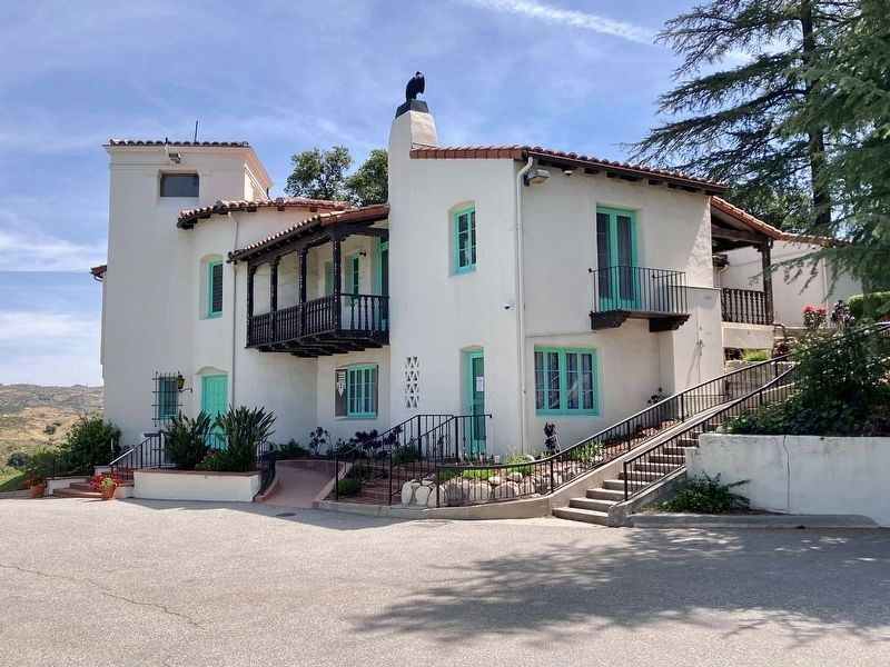 La Loma de los Vientos Hart Mansion. Click for full size. La Loma de los Vientos Hart Mansion image. Click for full size.