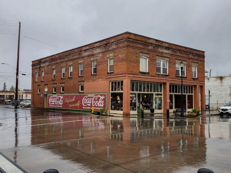 Stewart and Hinds Building. Click for full size. Stewart and Hinds Building image. Click for full size.