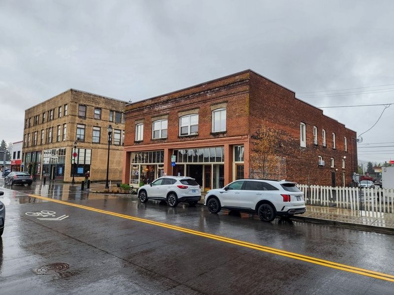 Stewart and Hinds Building. Click for full size. Stewart and Hinds Building image. Click for full size.