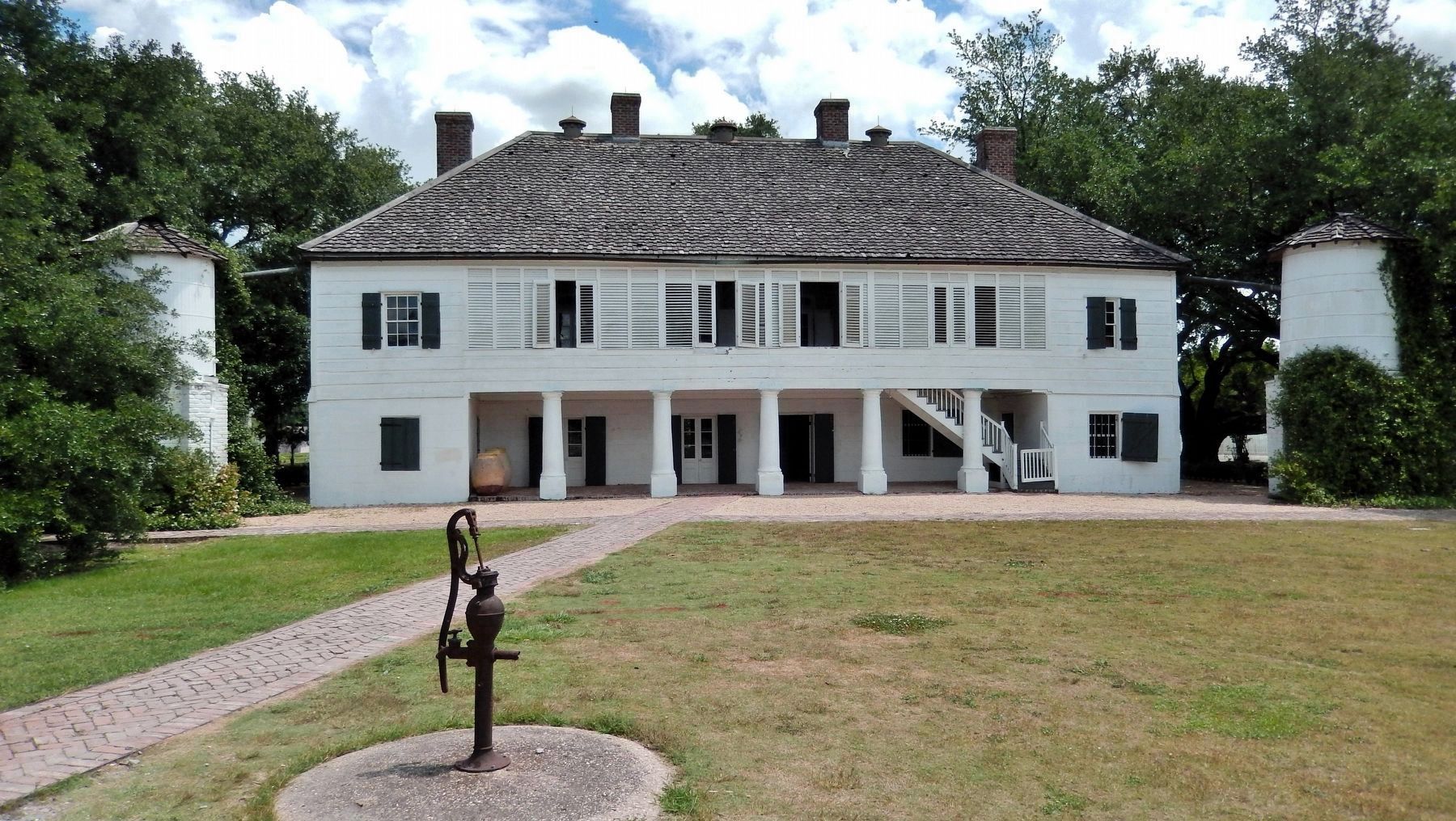 The Big House (<i>rear</i>) image. Click for full size.