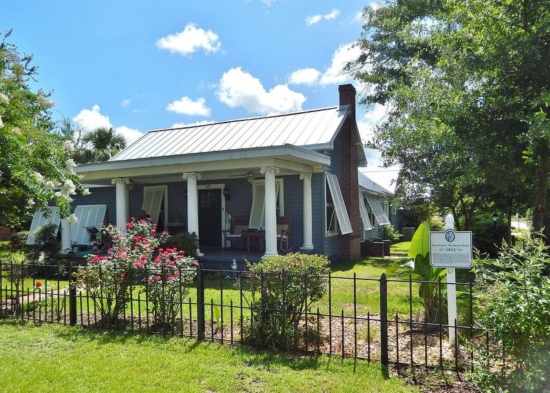 Nina Roberts Van Kleeck House & Marker. Click for full size. Nina Roberts Van Kleeck House & Marker image. Click for full size.