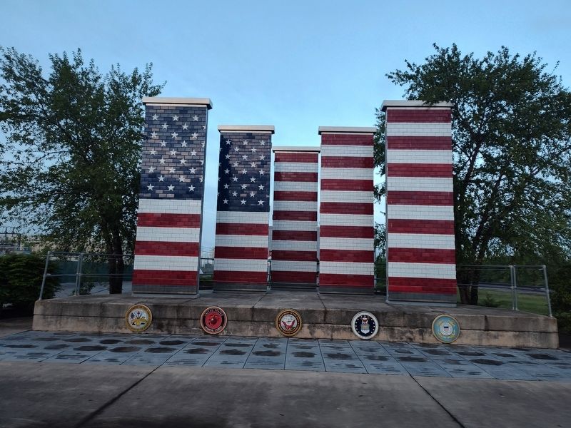 Veterans Freedom Flag Monument image. Click for full size.