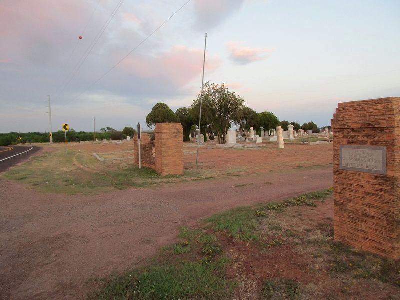 Old Fairview Cemetery and marker image. Click for full size.