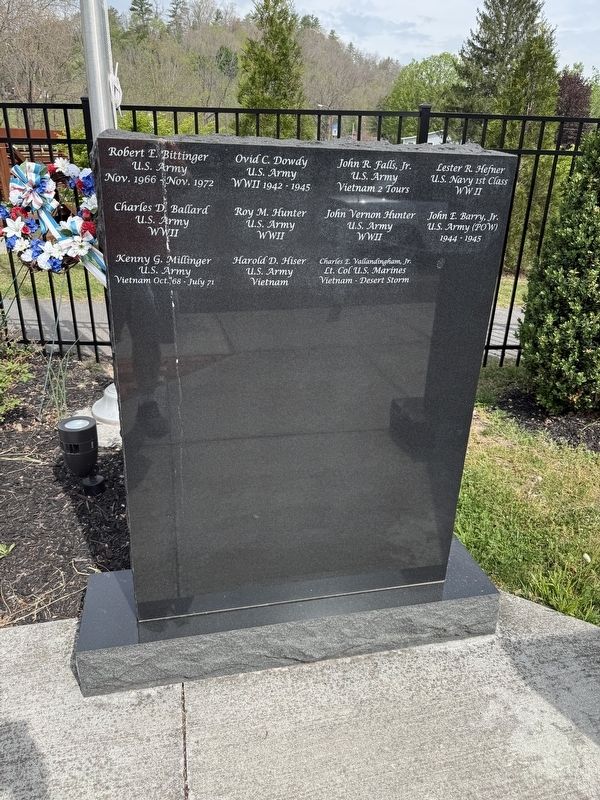 Veterans Memorial image. Click for full size.