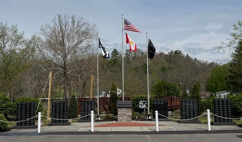 Veterans Memorial image. Click for full size.
