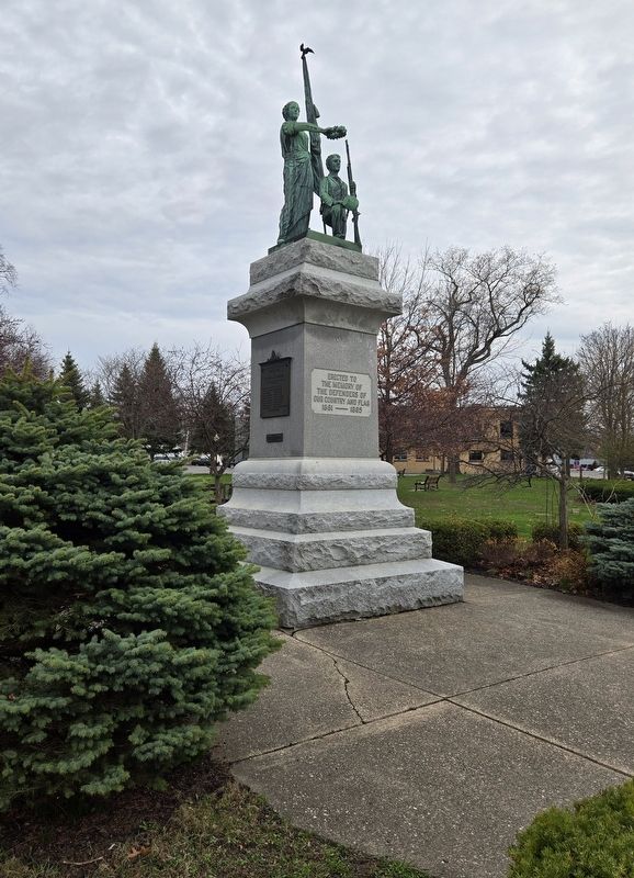 Hamburg Civil War Veterans Monument image. Click for full size.