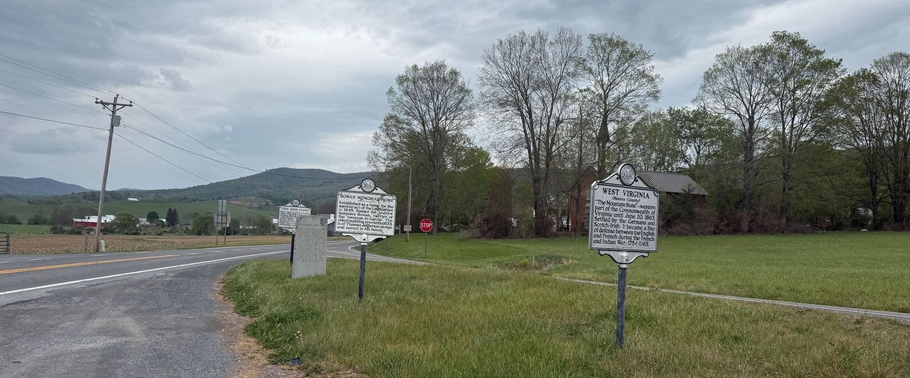 Several markers near the intersection image. Click for full size.