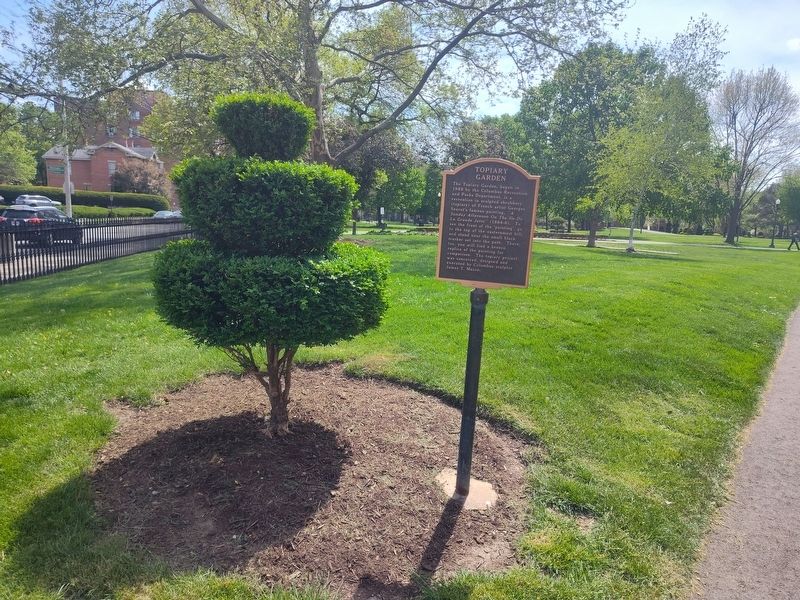Topiary Garden Marker image. Click for full size.