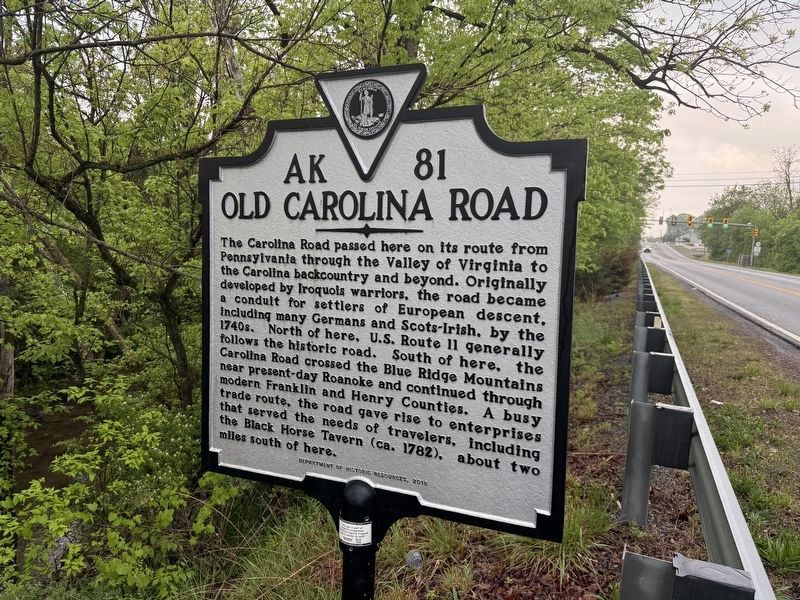Old Carolina Road Marker image. Click for full size.