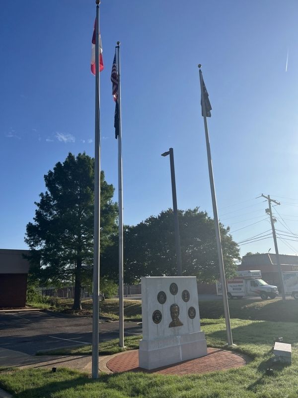 Veterans Memorial image. Click for full size.