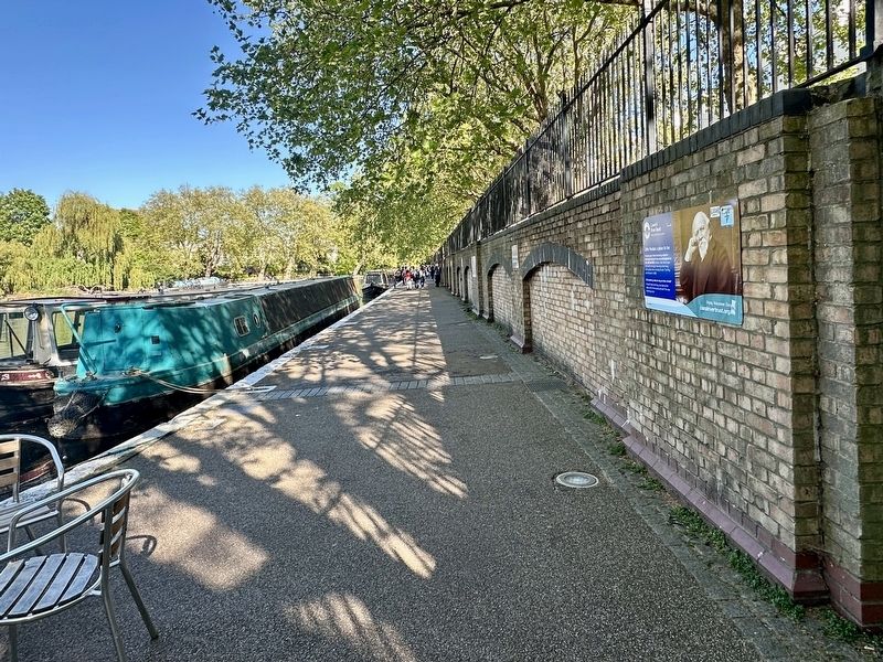 Little Venice: a place to be Marker - wide view, looking east image. Click for full size.