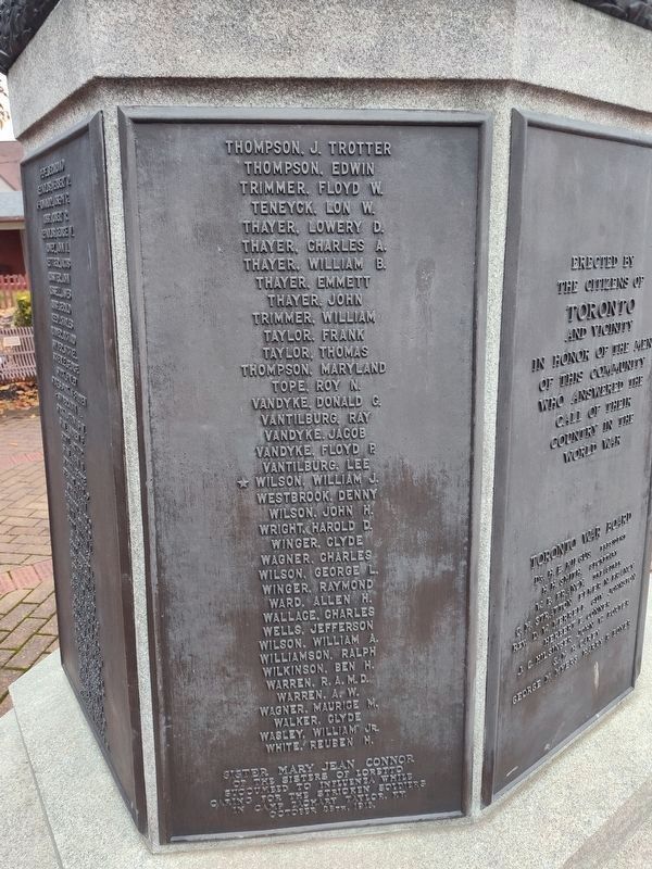 Toronto World War Memorial image. Click for full size.