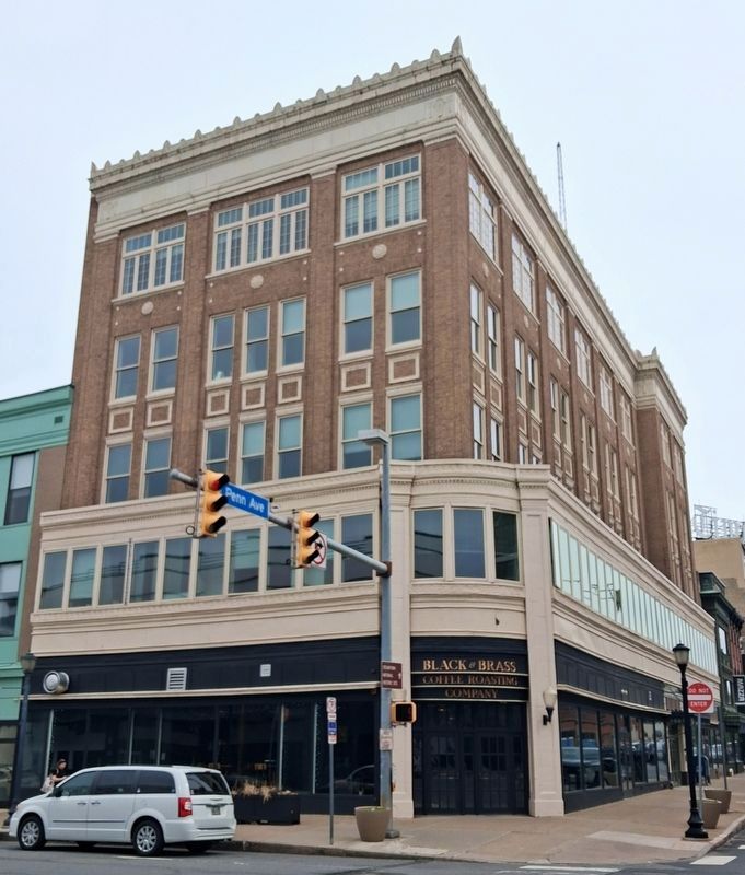 Former Samters Brothers Clothiers Building image. Click for full size.