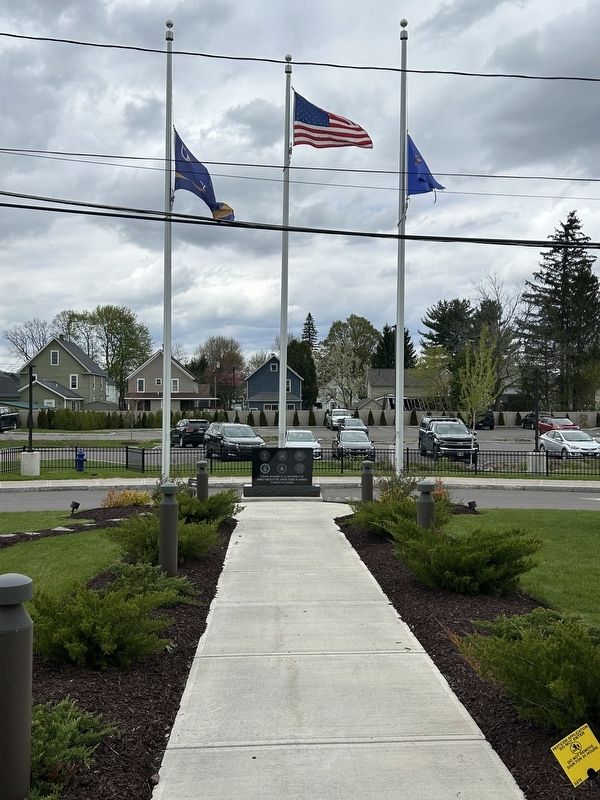 Veterans Memorial image. Click for full size.