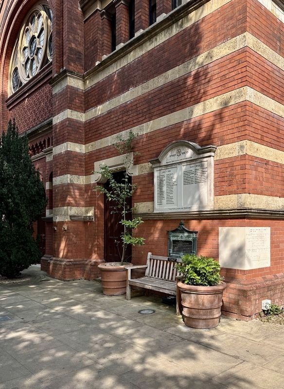Spanish & Portuguese Jews' Congregation War Memorial - wide view image. Click for full size.