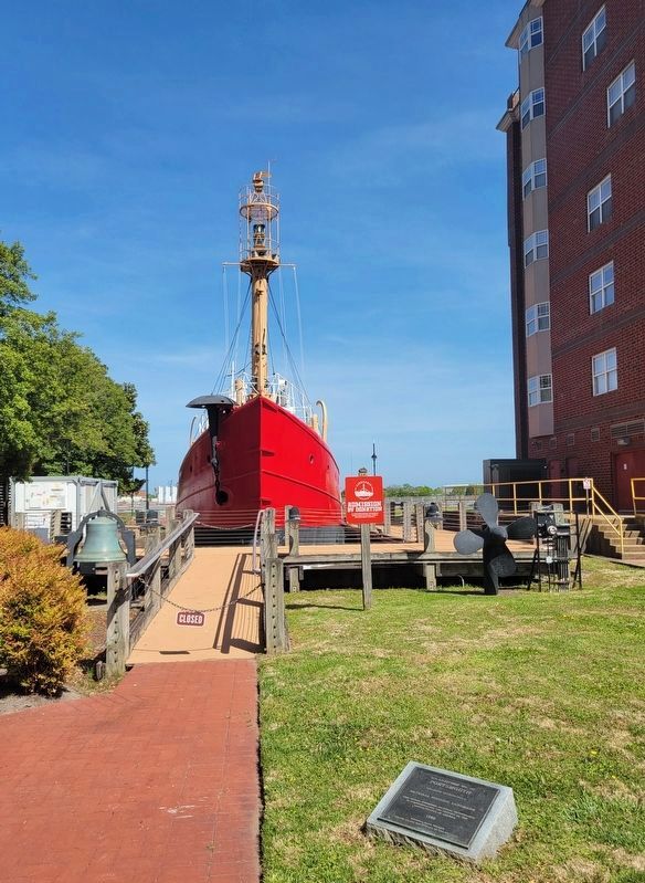 U.S. Lightship No. 101 Portsmouth Marker. Click for full size. U.S. Lightship No. 101 Portsmouth Marker image. Click for full size.