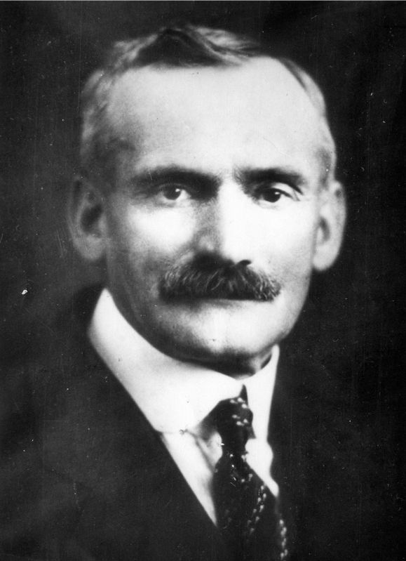 Erland Lee. Click for full size. Erland Lee image. Click for full size.