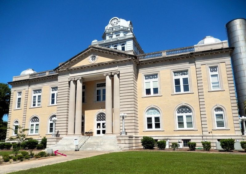 Madison County Courthouse. Click for full size. Madison County Courthouse image. Click for full size.
