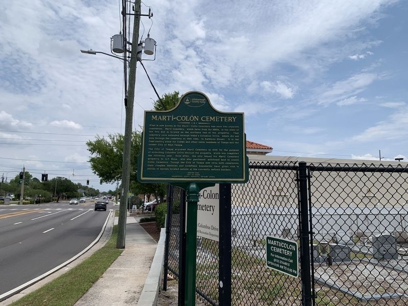 Mart�~Col�n Cemetery Marker image. Click for full size.