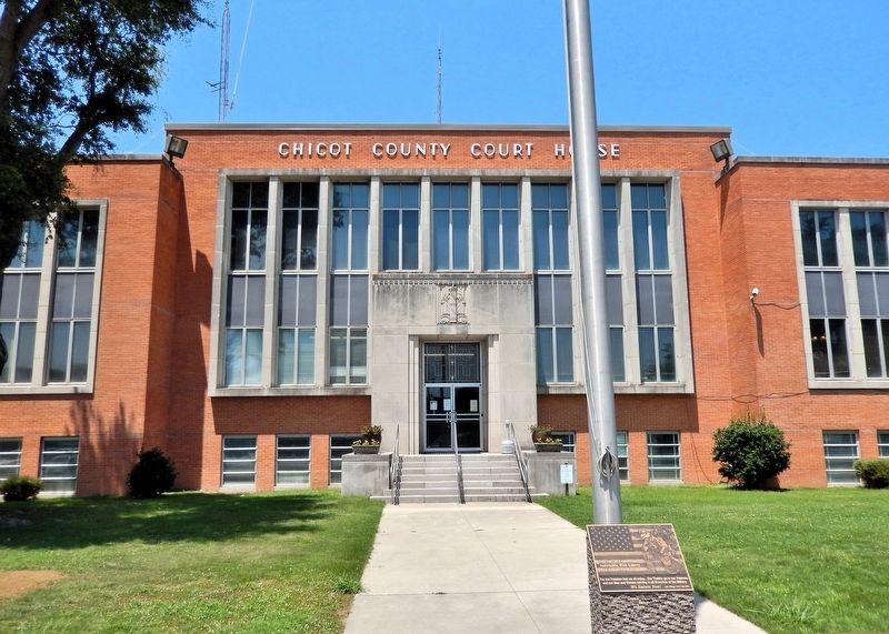 Chicot County Courthouse image. Click for full size.