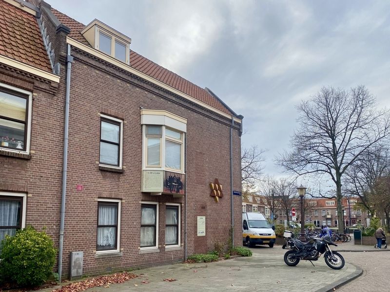 De AWV en de vakbond / The AWV and the Trade Union Marker - wide view image. Click for full size.