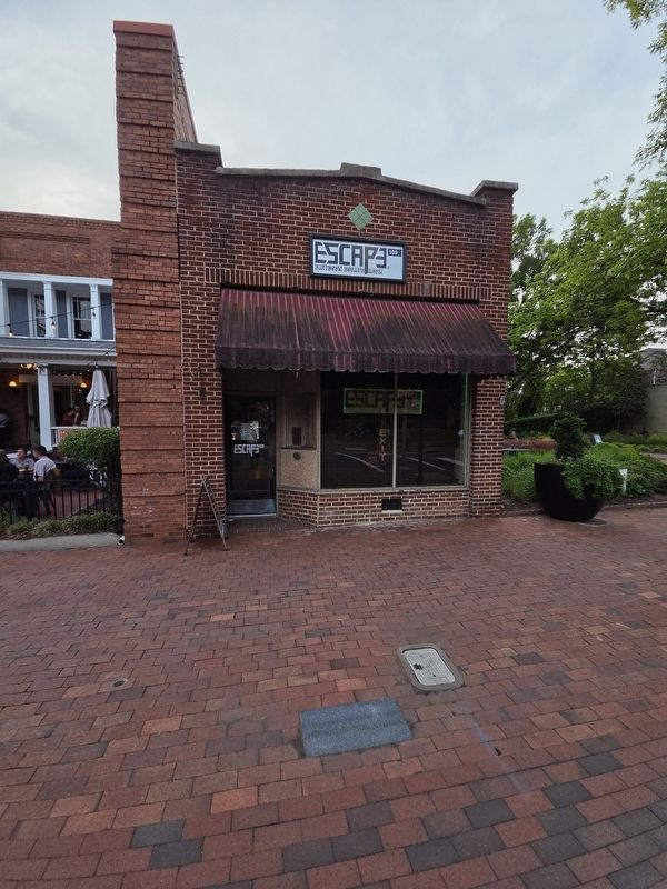 Western Union Office Marker at Escape 3 to the right of the entrance. Click for full size. Western Union Office Marker at Escape 3 to the right of the entrance image. Click for full size.