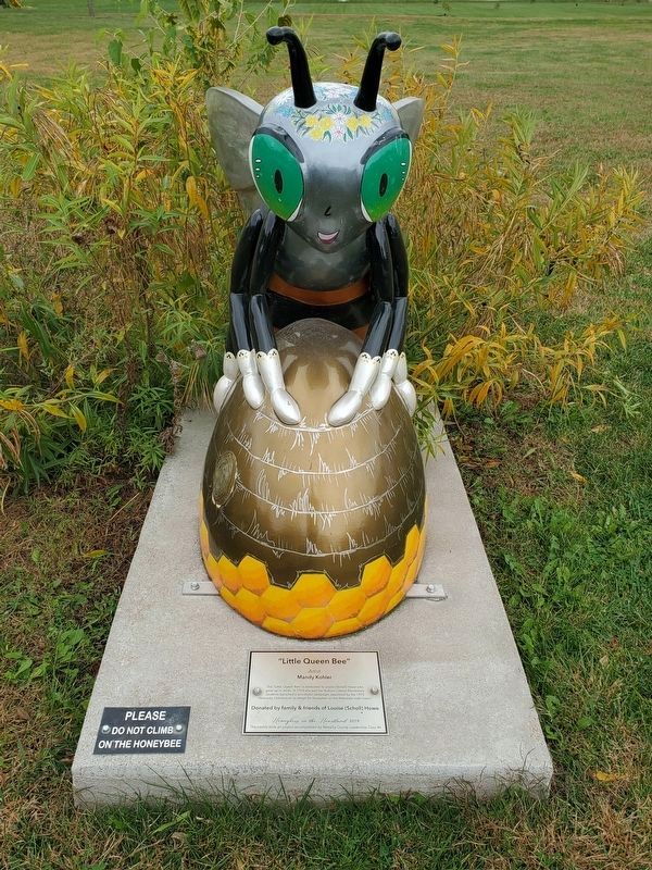 "Little Queen Bee" Sculpture and Marker image. Click for full size.
