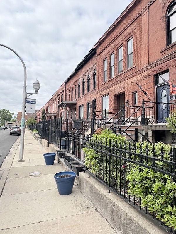 Giles-Calumet Marker, south-facing view image. Click for full size.