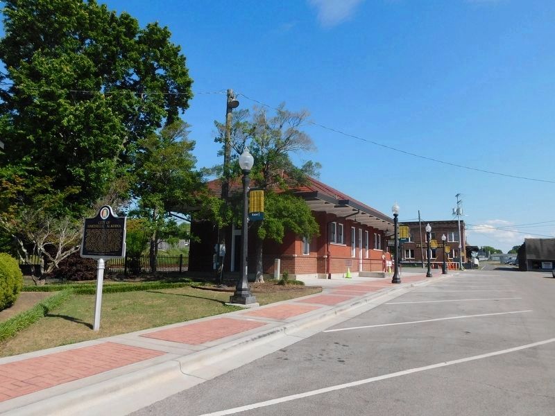 City of Hartselle, Alabama / Hartselle Facts Marker in foreground image. Click for full size.