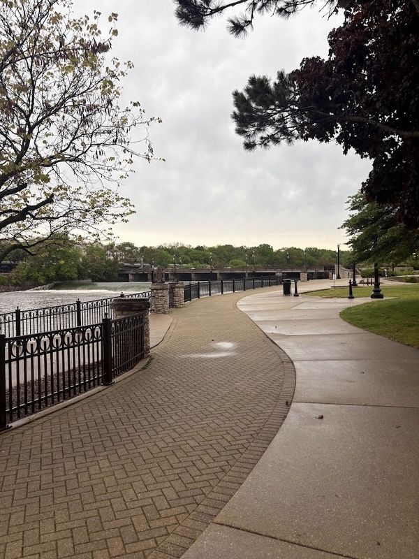 Fox River Trail image. Click for full size.