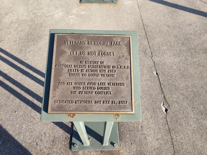 Veterans Memorial Park Marker image. Click for full size.