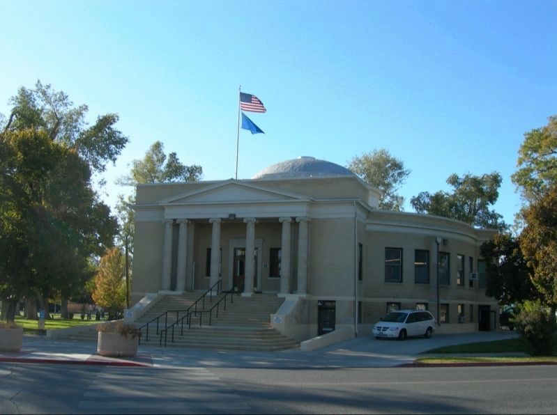 Pershing County Court House image. Click for full size.