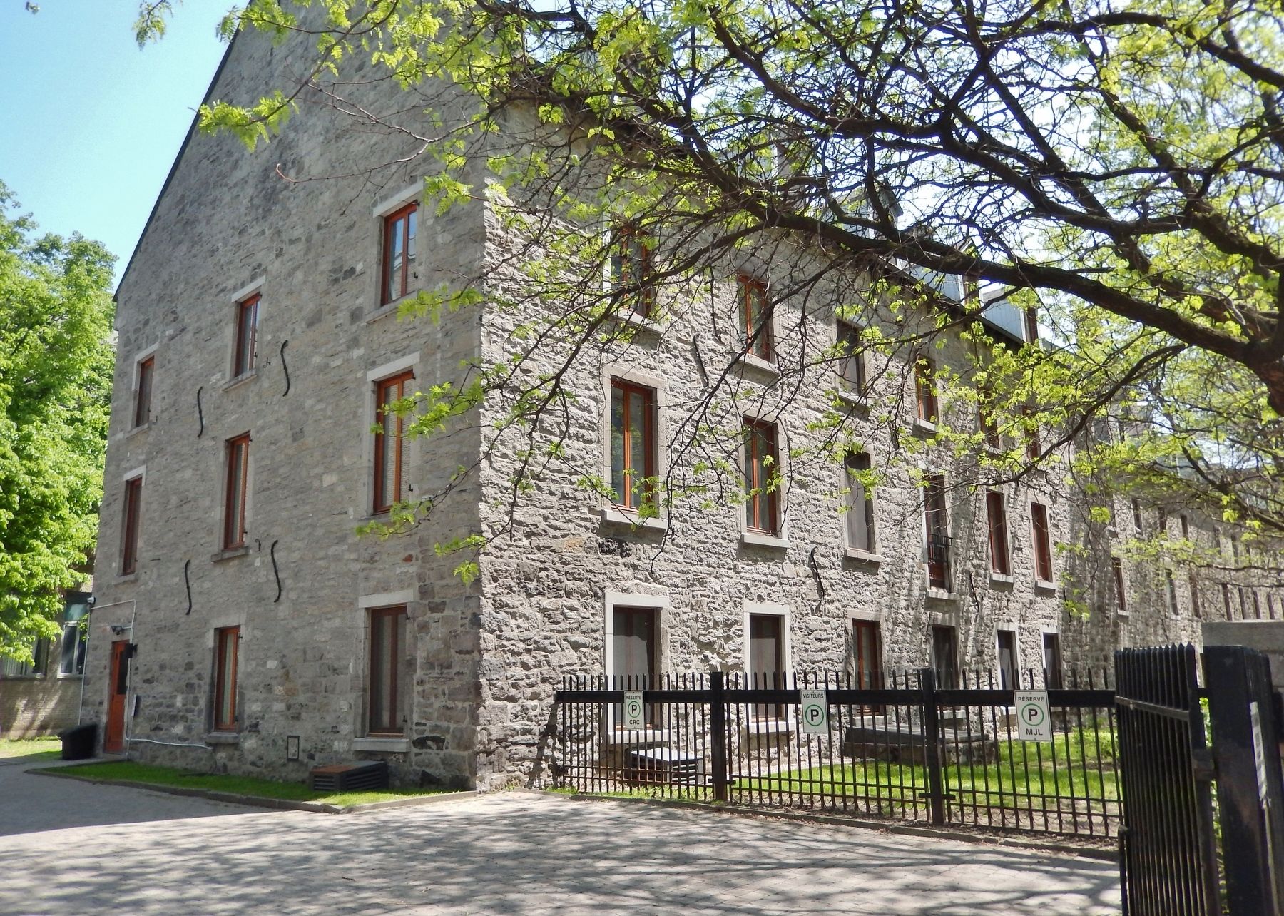 Maison de Mère d'Youville (<i>southwest elevation</i>). Click for full size. Maison de Mère d'Youville (<i>southwest elevation</i>) image. Click for full size.