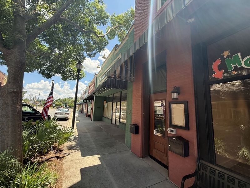 137 East Main Street image. Click for full size.