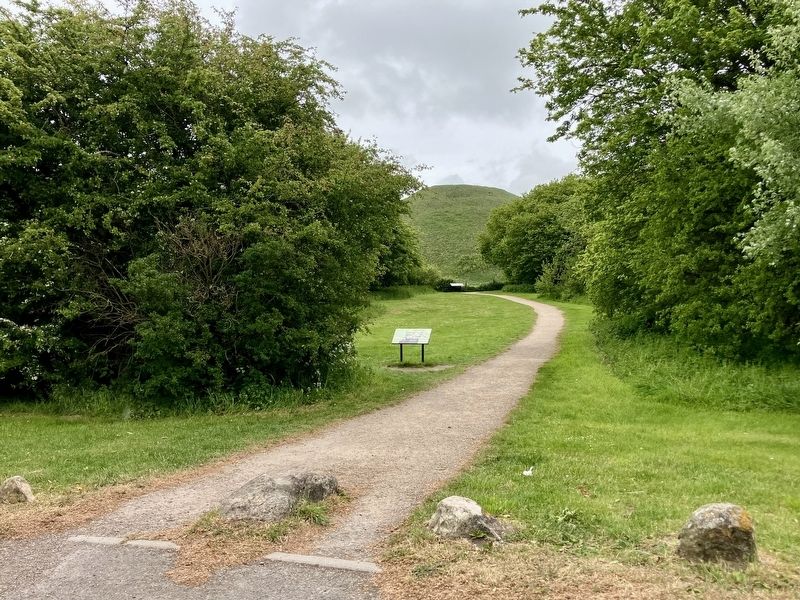 Welcome to the Avebury World Heritage Site marker as seen from car park. Click for full size. Welcome to the Avebury World Heritage Site marker as seen from car park image. Click for full size.