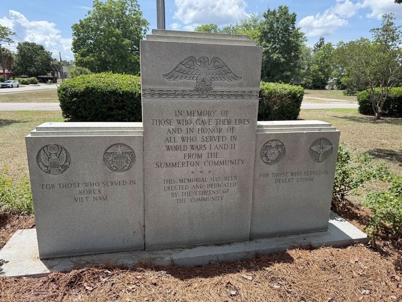 Veterans Memorial image. Click for full size.