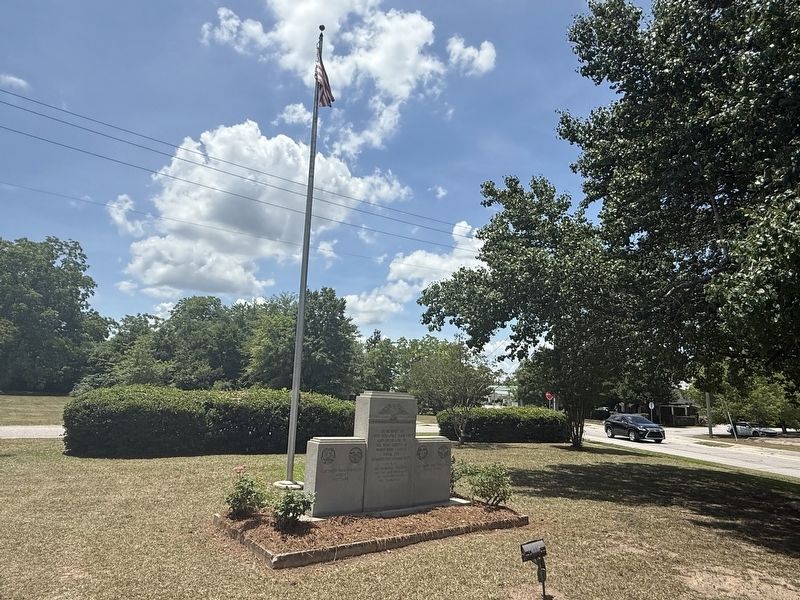 Veterans Memorial image. Click for full size.